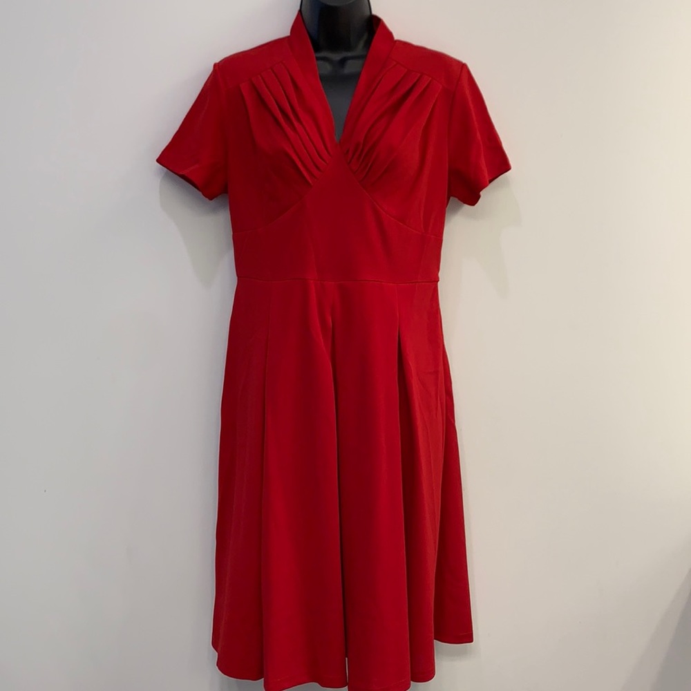 Red, size large Women’s dress.